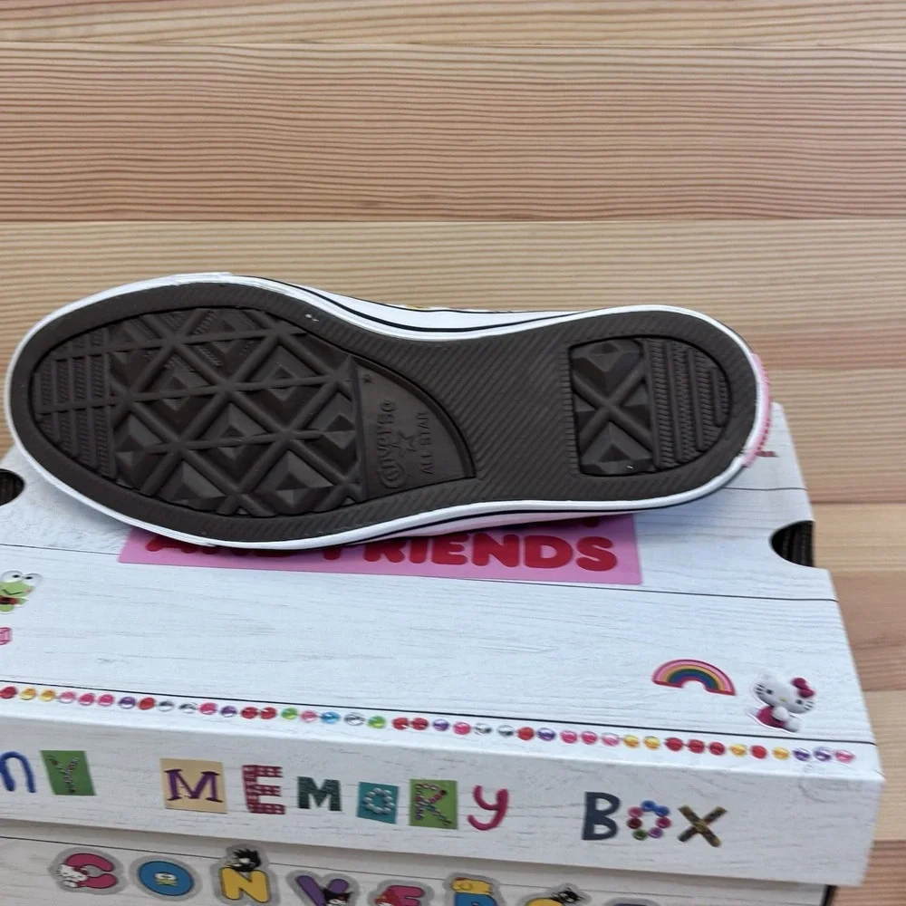 Converse HELLO KITTY And Friends Chuck Taylor White Low Sneakers Women's Sz 9